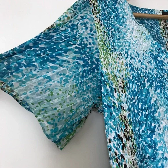Belissimo • Crinkle Pleated Watercolor Dots Top - Picture 2 of 9
